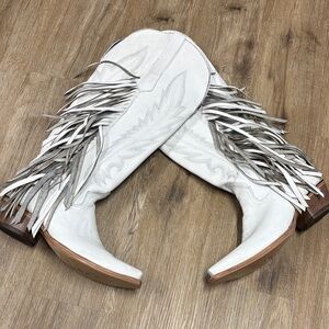 Elegant White Fringe Heeled Cowboy Boots